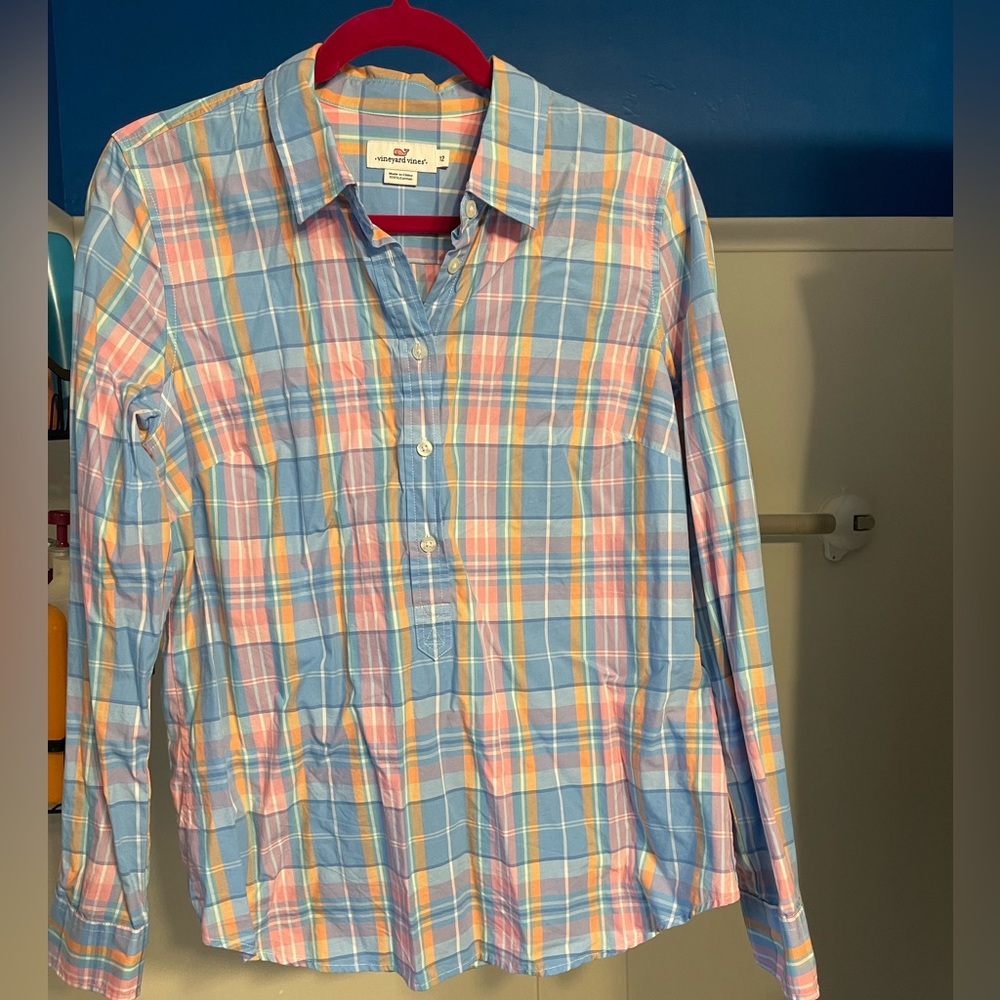 Vineyard Vines  cotton top